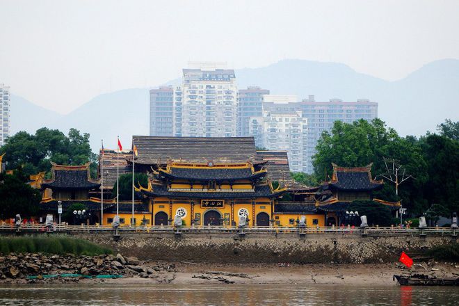 溫州江心寺絕妙對(duì)聯(lián)——云朝朝朝朝朝朝朝朝散，潮長長長長長長長長消